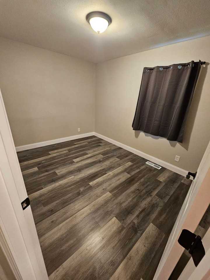 10042 Balboa Dr - Photo 6 of 13