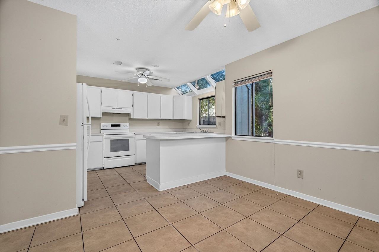 1134 Middleton Ct - Photo 7 of 30