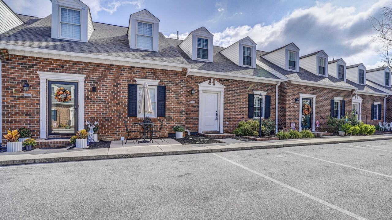 505 Hickory Rd - Photo 2 of 31
