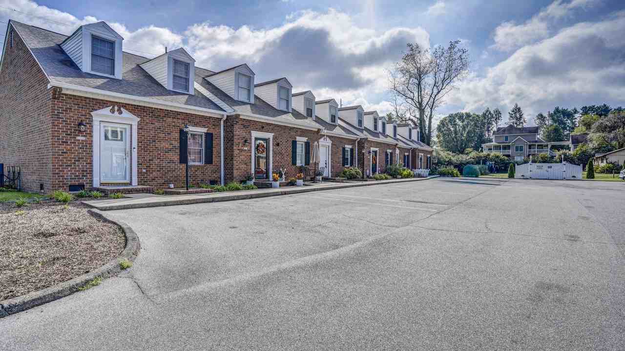 505 Hickory Rd - Photo 3 of 31
