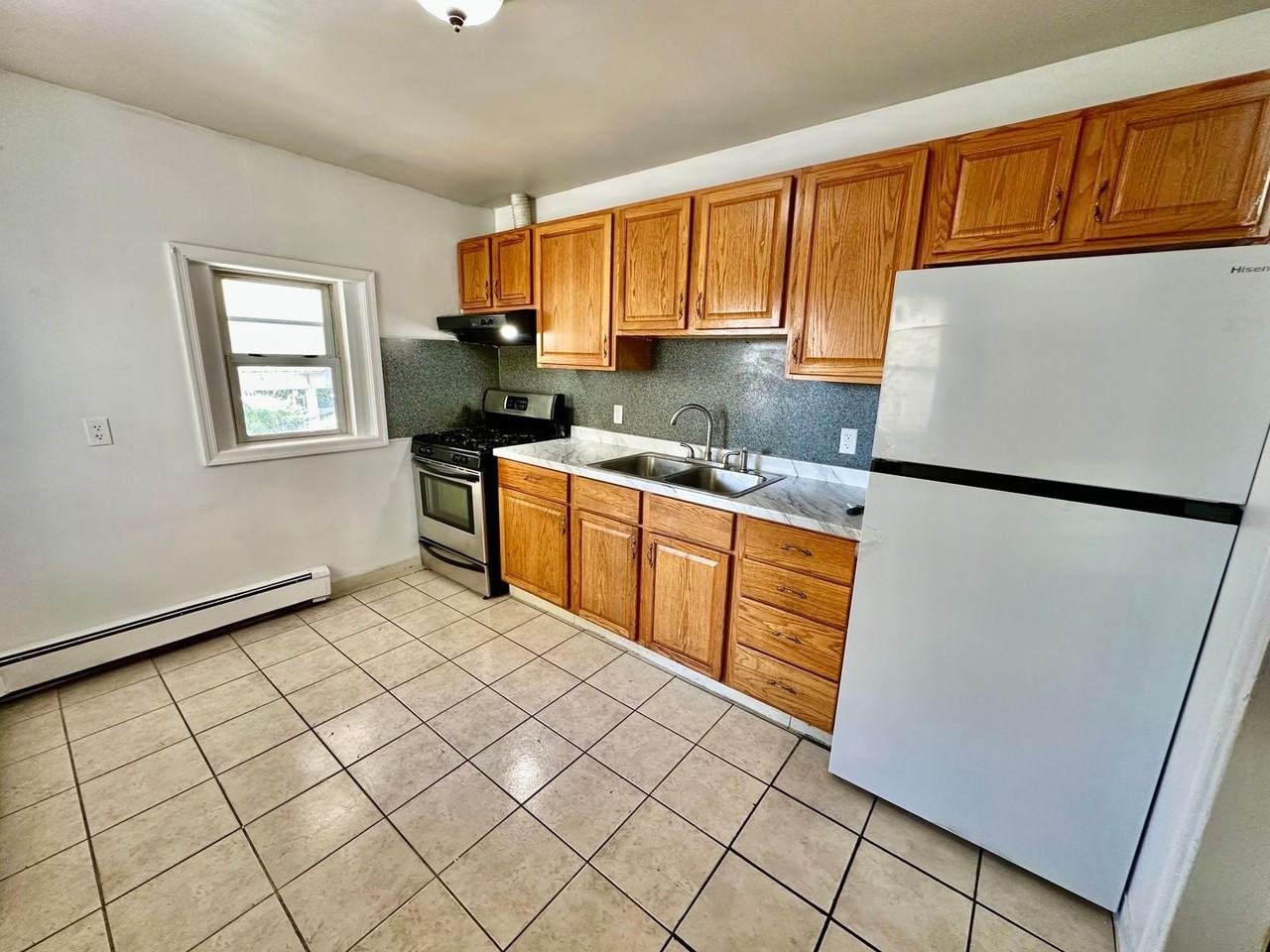 438 N 3rd St - Photo 4 of 20