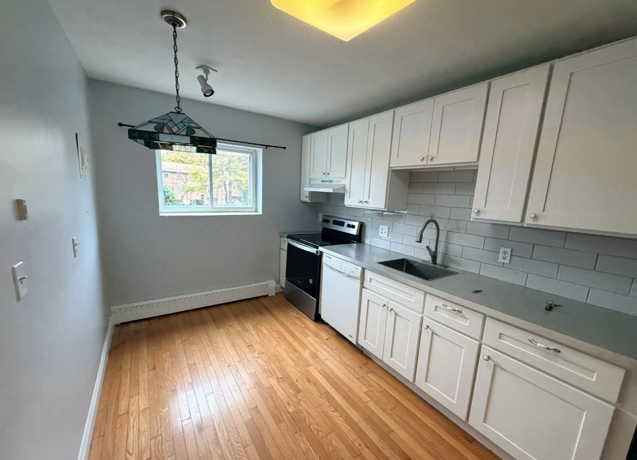 20 Westgate Rd #3 - Photo 3 of 10