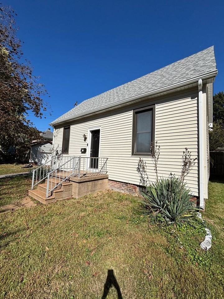 416 N Pennsylvania Ave - Photo 2 of 23