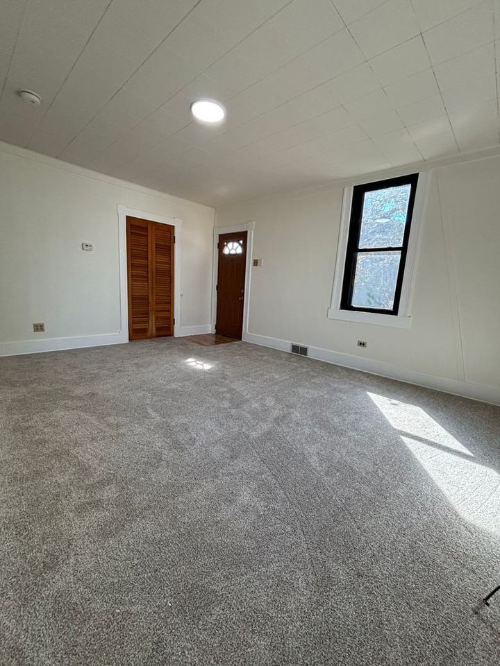 416 N Pennsylvania Ave - Photo 4 of 23