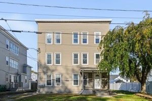 featured image of 158 Narragansett Blvd