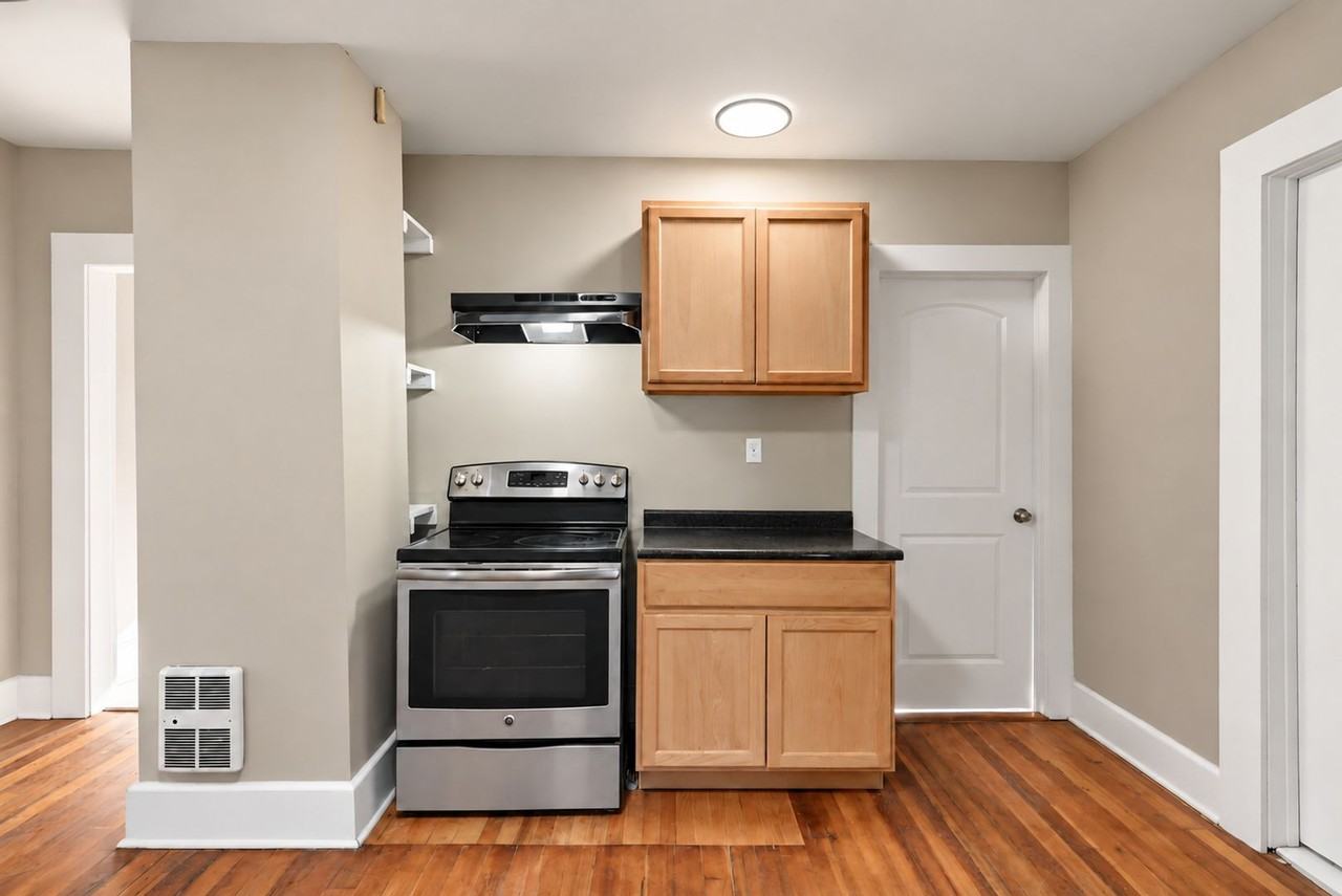 158 Narragansett Blvd - Photo 6 of 22