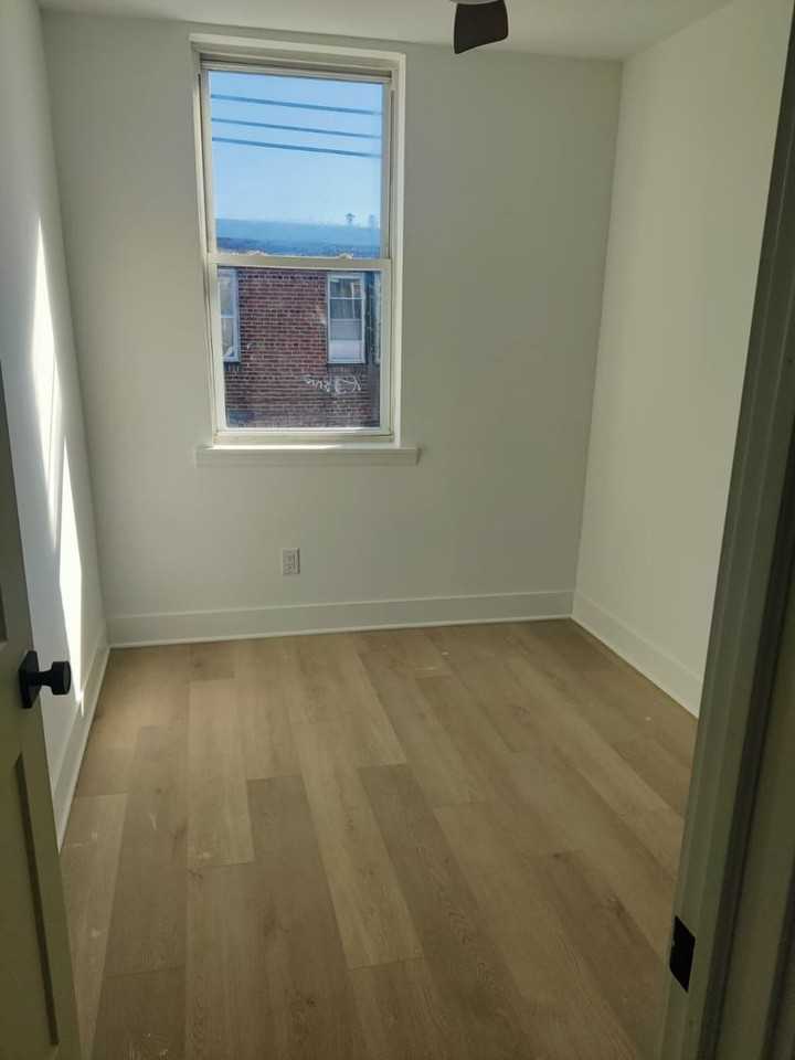 2925 N 21st St - Photo 5 of 9