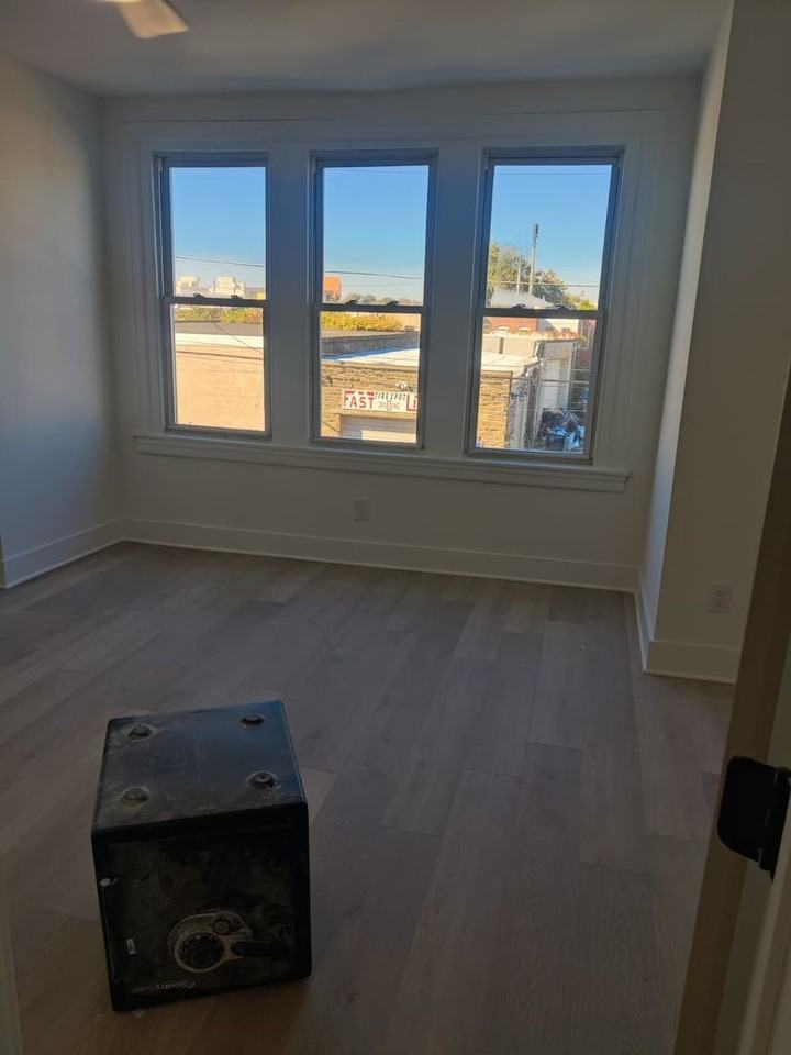 2925 N 21st St - Photo 6 of 9