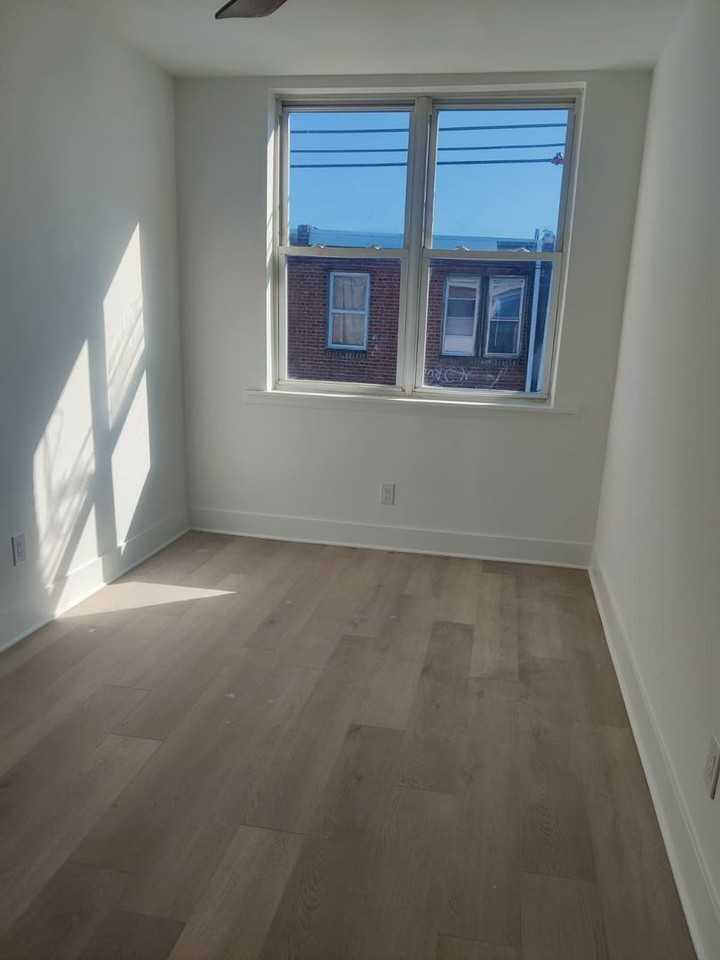 2925 N 21st St - Photo 7 of 9