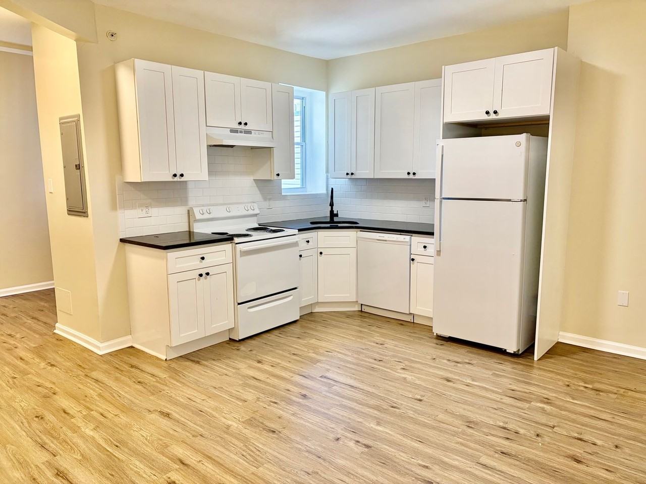 4059-61 Powelton Avenue - Photo 2 of 44