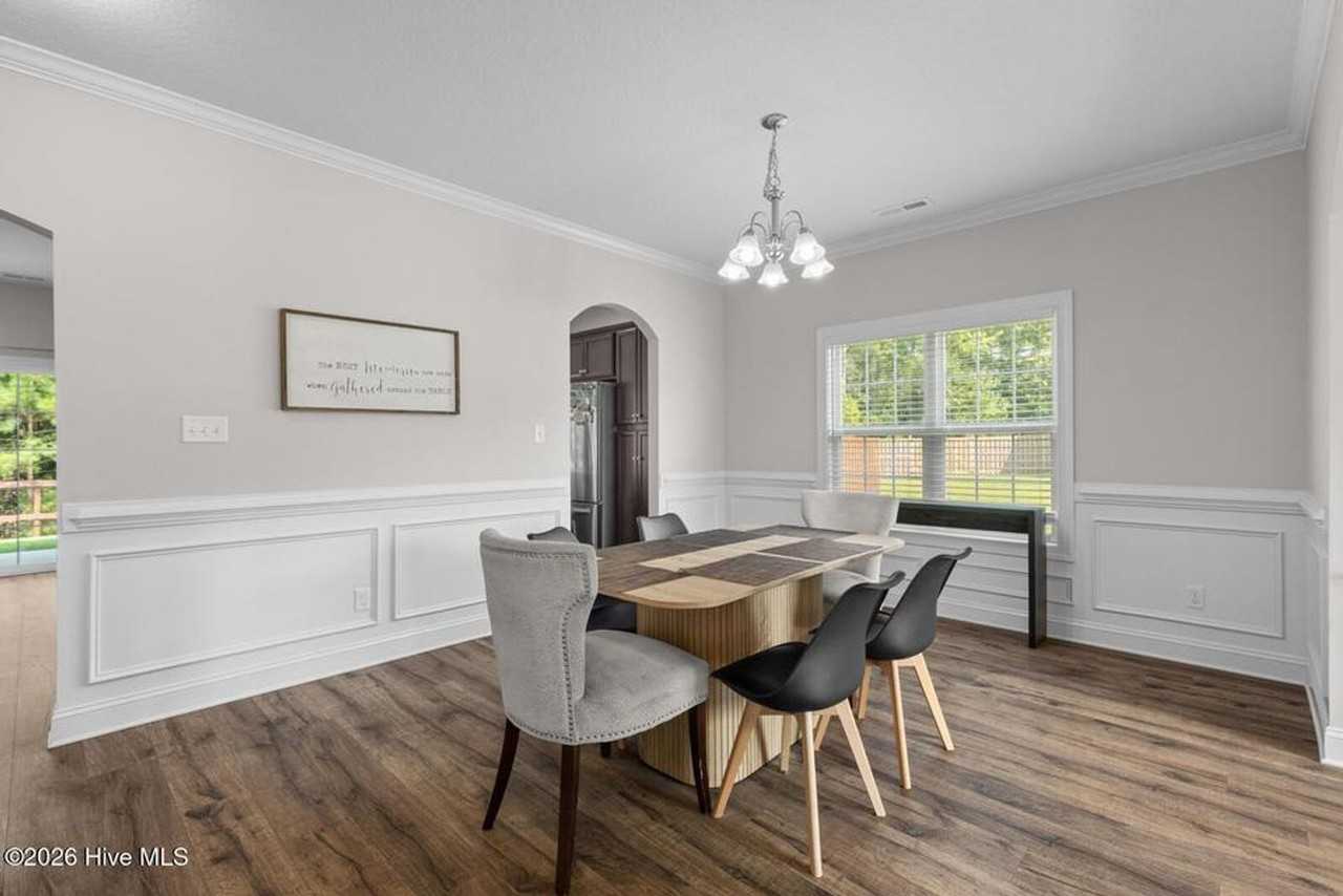 209 Gilliken Ct - Photo 7 of 28