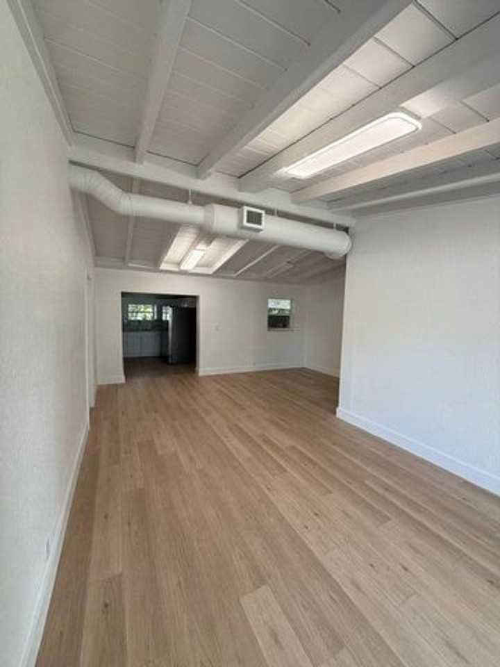 1004 Sw 22nd Ave - Photo 2 of 13
