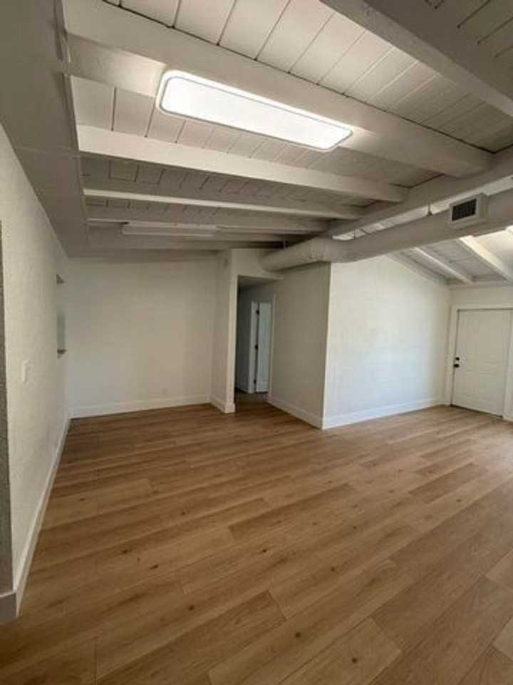 1004 Sw 22nd Ave - Photo 3 of 13