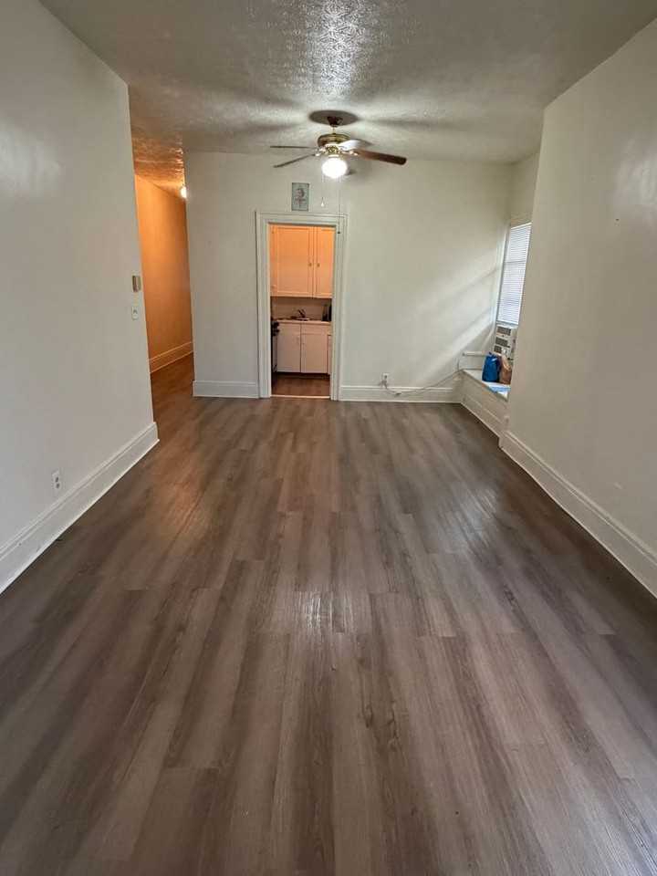 639 Forest Ave - Photo 3 of 10