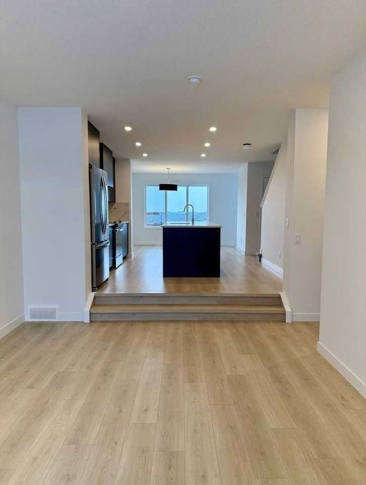471 Union Ave Se - Photo 2 of 18