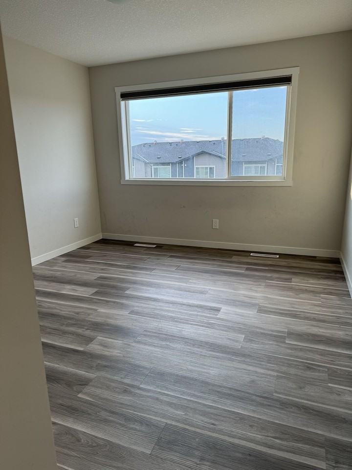 70 3-70 Saddlestone Dr Ne - Photo 3 of 8