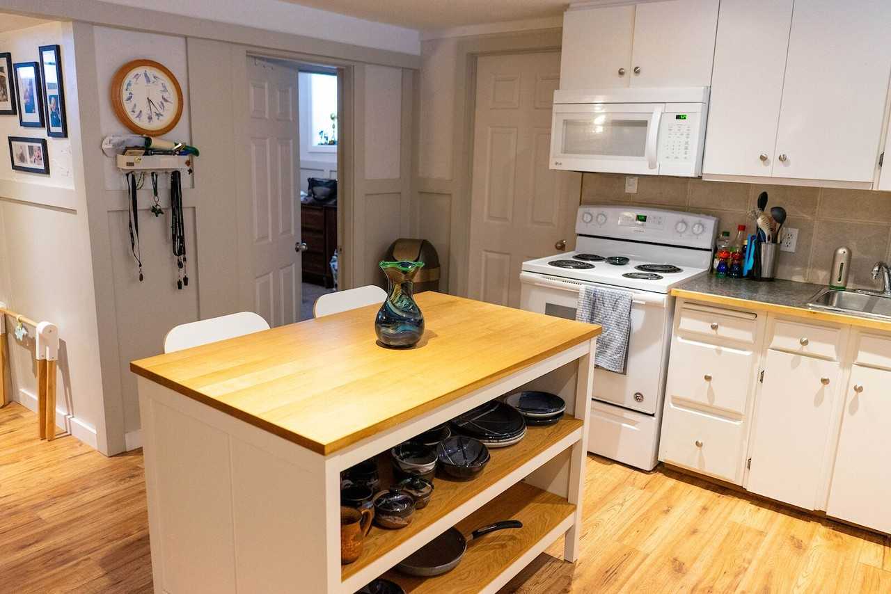 6130 Tweed St Ne - Photo 2 of 23
