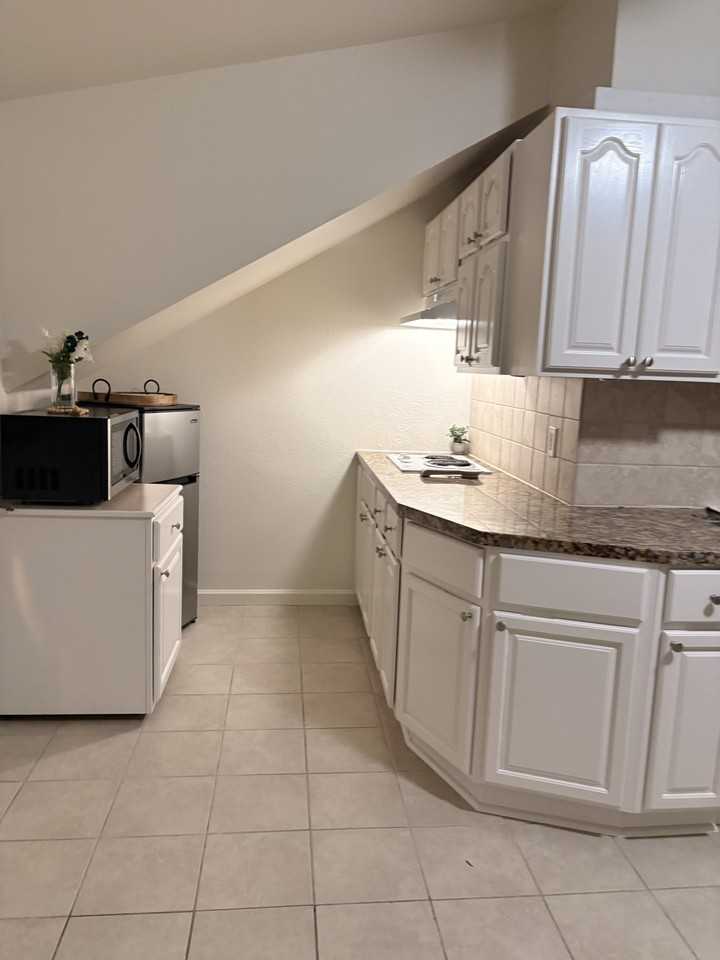 391 Torrington Dr #2 - Photo 3 of 11