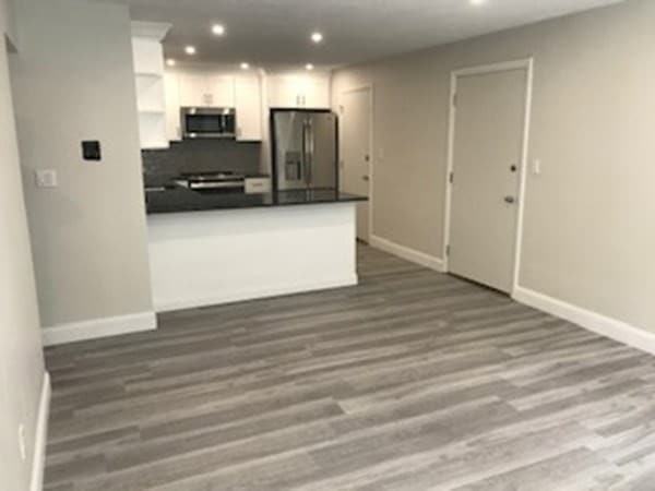1077 Chestnut St #2 - Photo 3 of 15