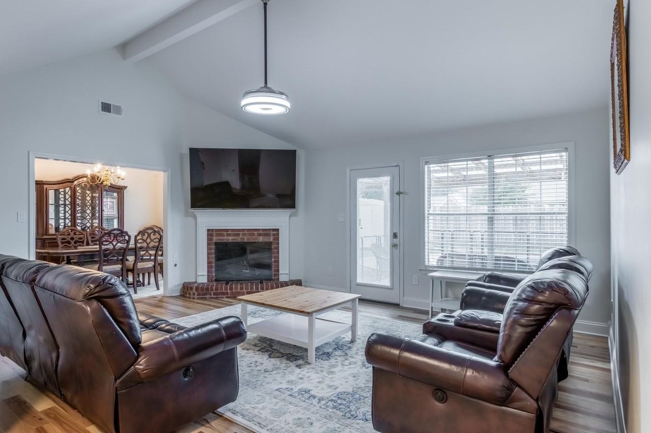 9760 Kingsridge Dr #NA - Photo 3 of 15