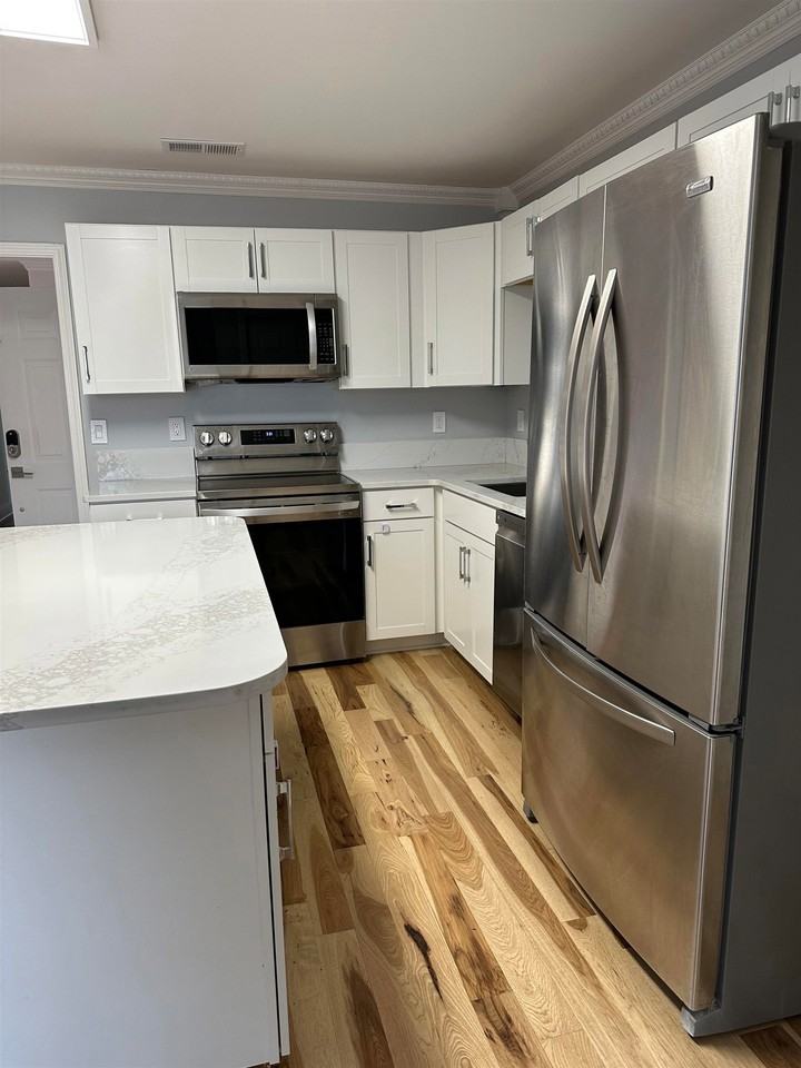 9760 Kingsridge Dr #NA - Photo 6 of 15