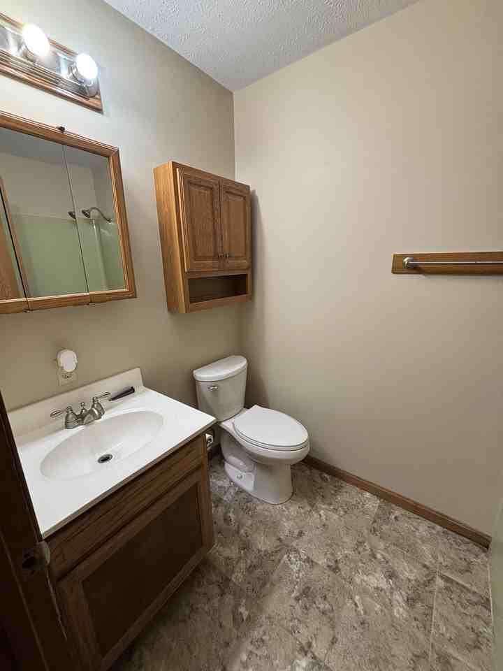 204 T1350 #7 - Photo 2 of 10