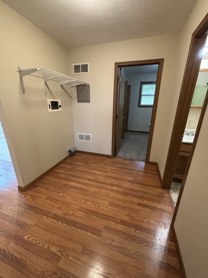 204 T1350 #7 - Photo 6 of 10
