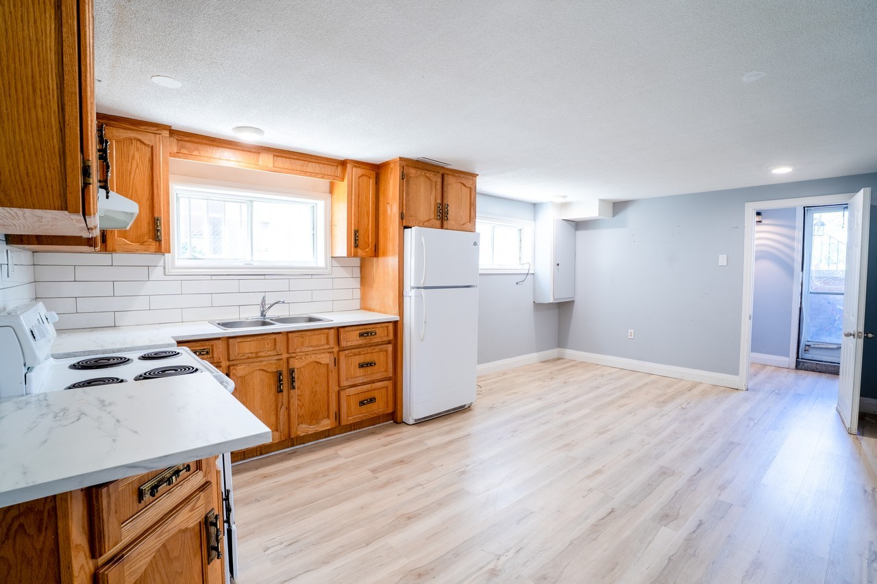 3926 Midhurst Lane - Photo 2 of 14
