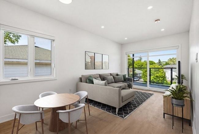 872 Riddell Ave N - Photo 6 of 13