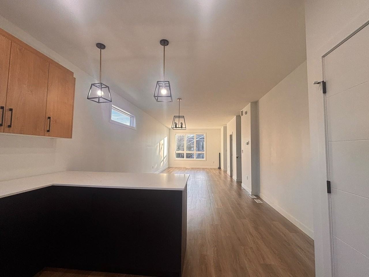 245 Harbison Ave W - Photo 3 of 6