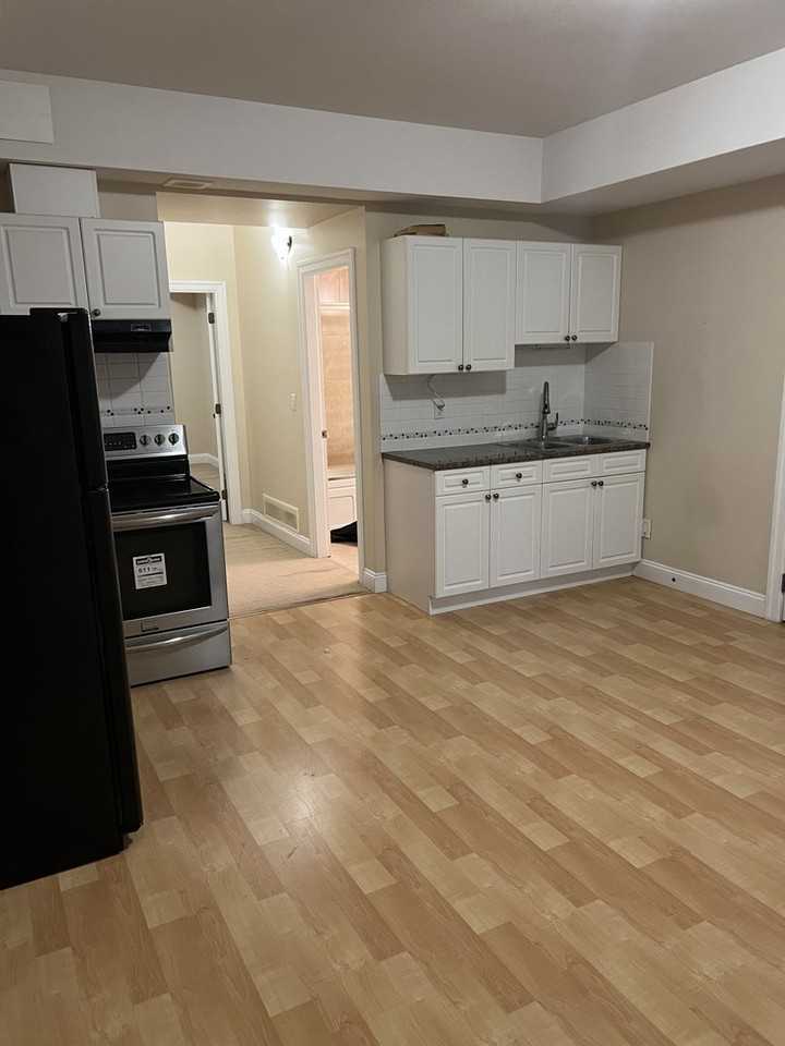 17147 104a Ave - Photo 2 of 11