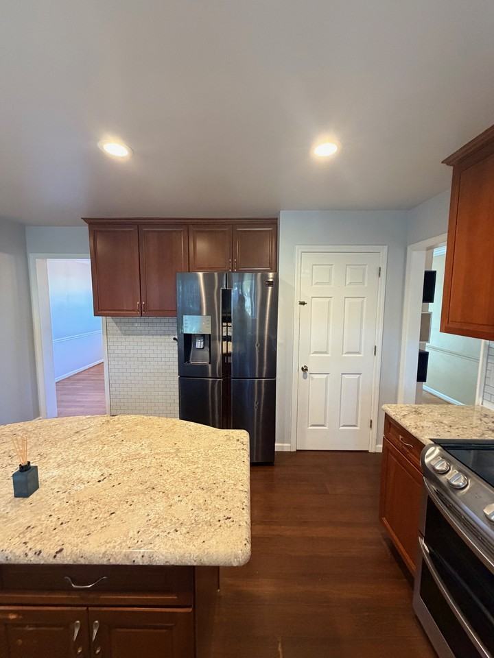 139 Belmont Dr #1 - Photo 4 of 35