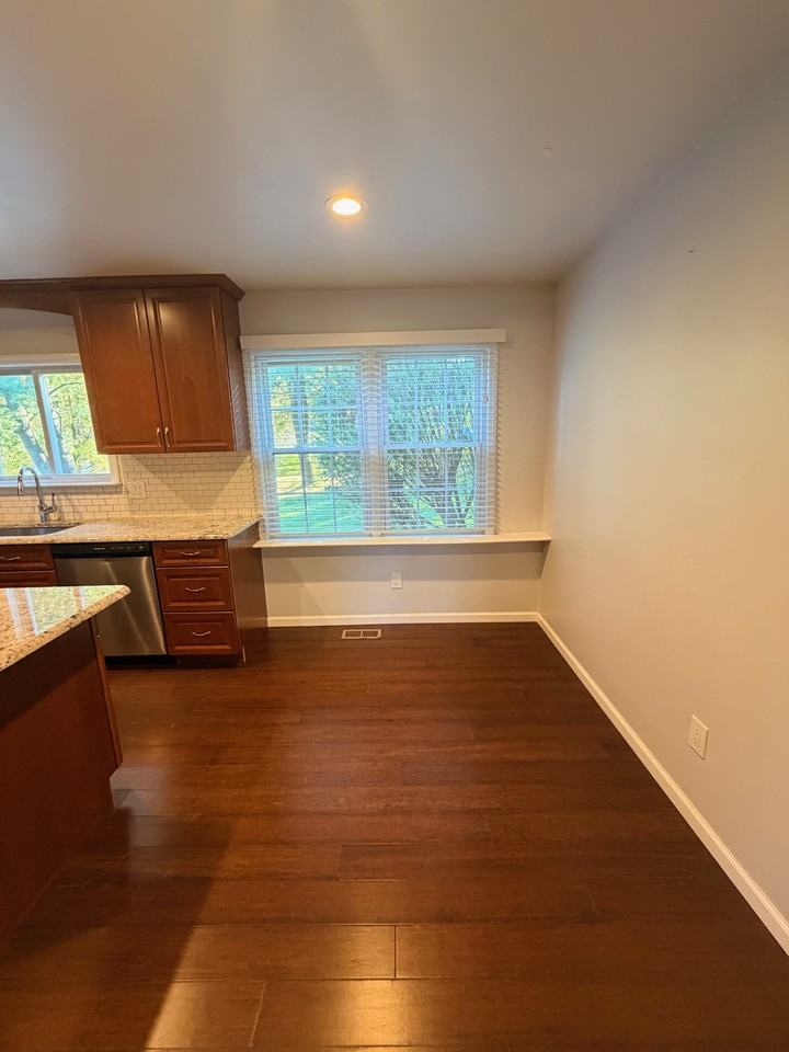 139 Belmont Dr #1 - Photo 5 of 35