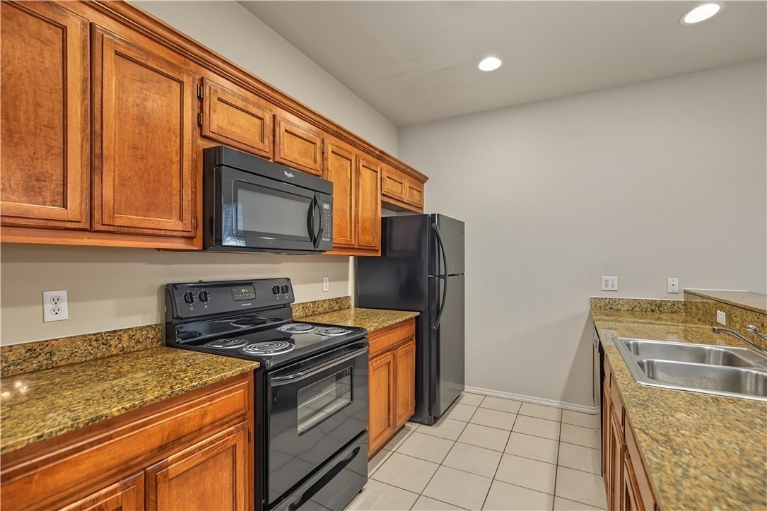 3104 Sw Deerfield Blvd #2 - Photo 3 of 27