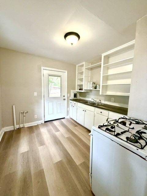 13 Kingsgate Dr #1 - Photo 4 of 13