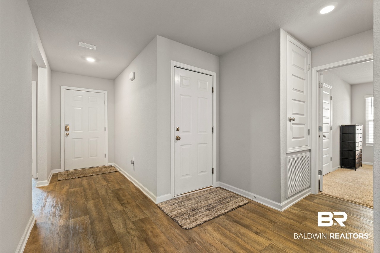 7496 Brompton Dr - Photo 2 of 20