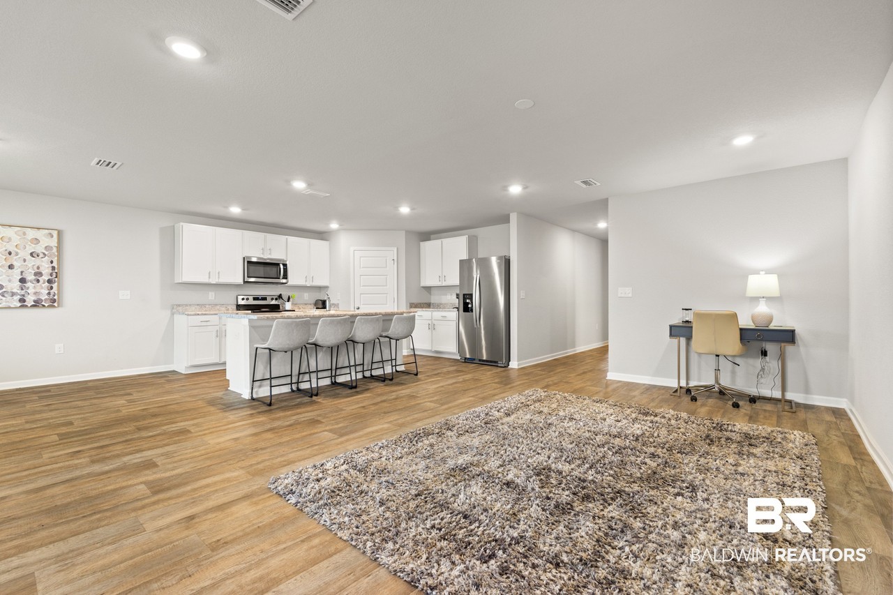 7496 Brompton Dr - Photo 4 of 20