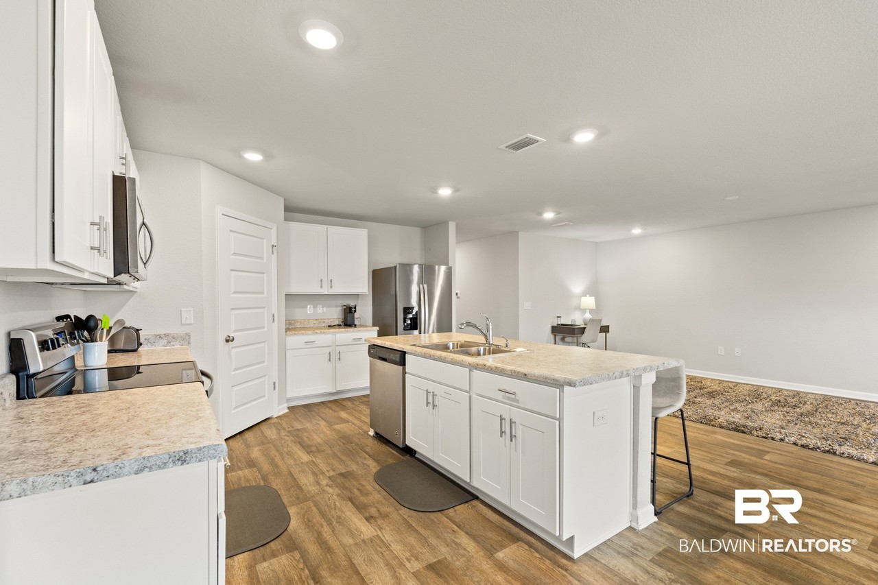 7496 Brompton Dr - Photo 6 of 20