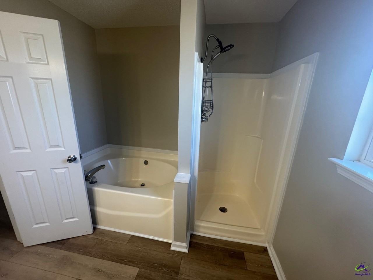 310 Grand Ave - Photo 4 of 13