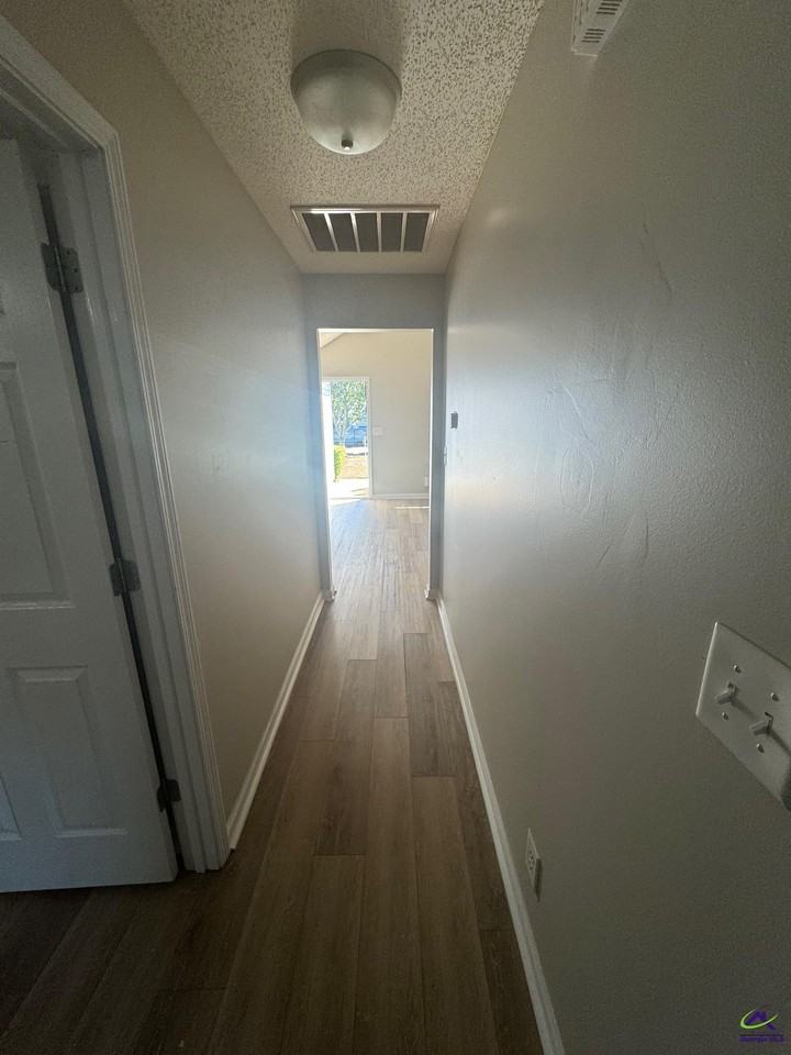 310 Grand Ave - Photo 5 of 13