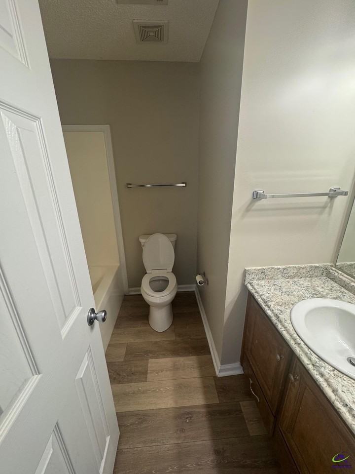 310 Grand Ave - Photo 7 of 13