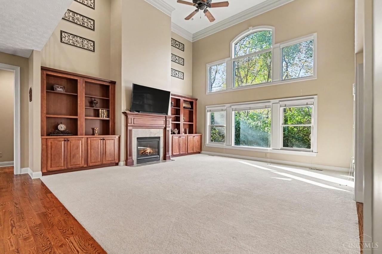 7491 Country Brook Ct - Photo 4 of 34
