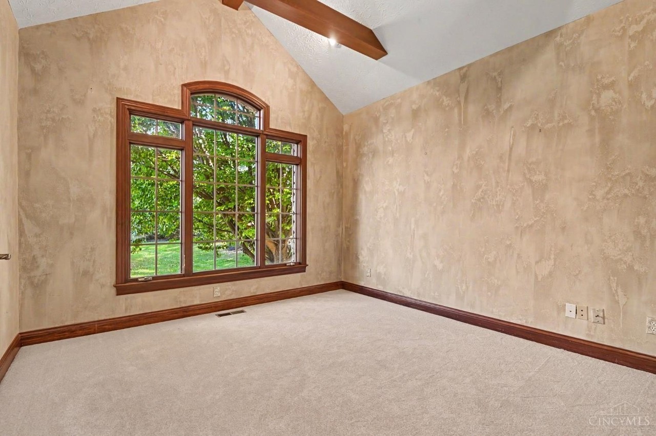 7491 Country Brook Ct - Photo 6 of 34