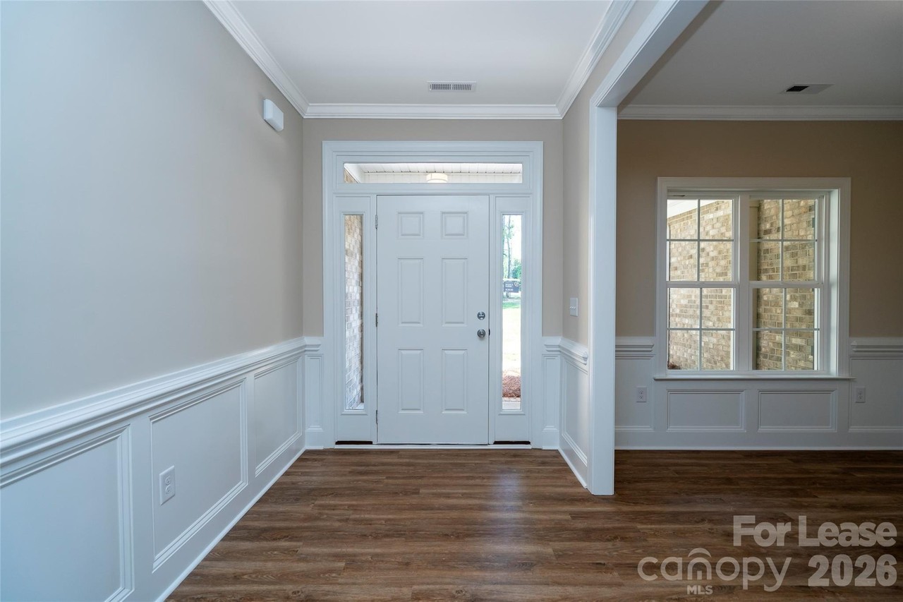 3004 Buffet Ln - Photo 4 of 30