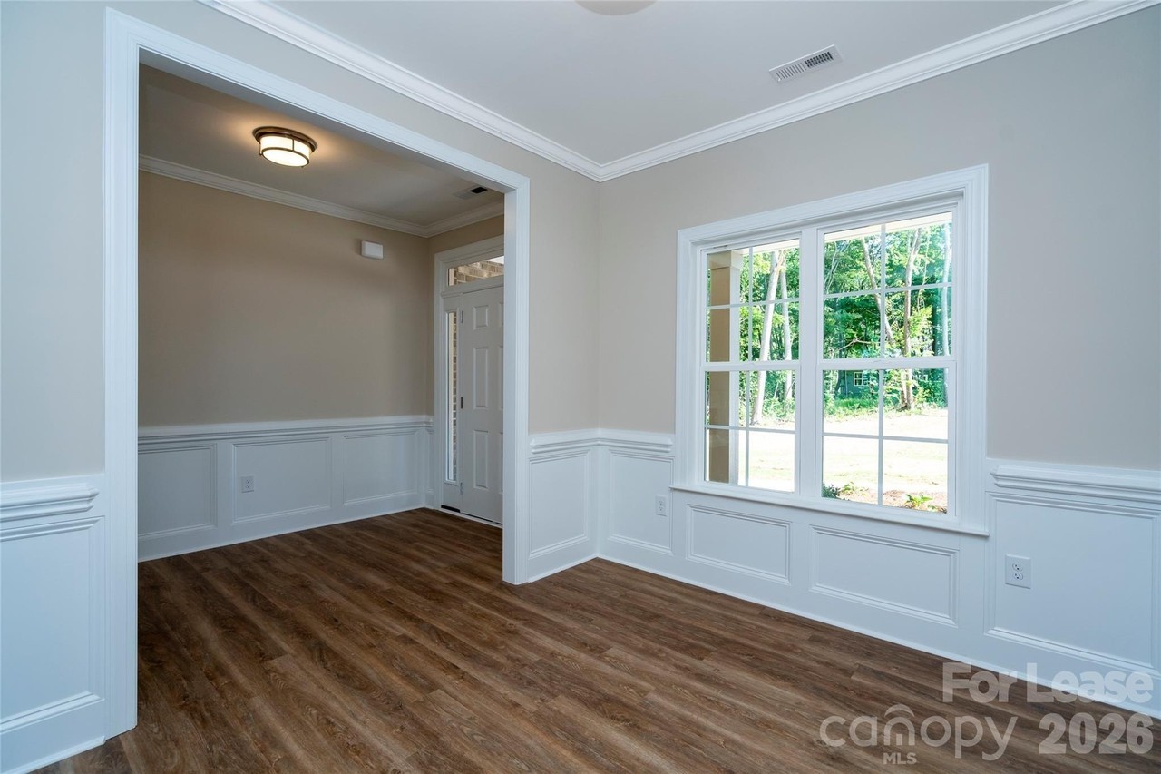 3004 Buffet Ln - Photo 5 of 30