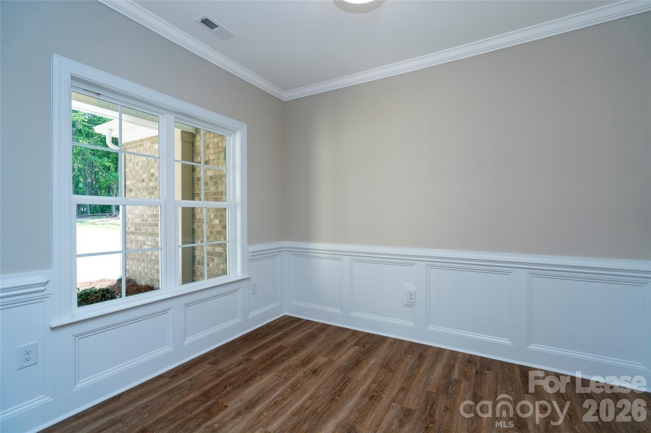 3004 Buffet Ln - Photo 6 of 30