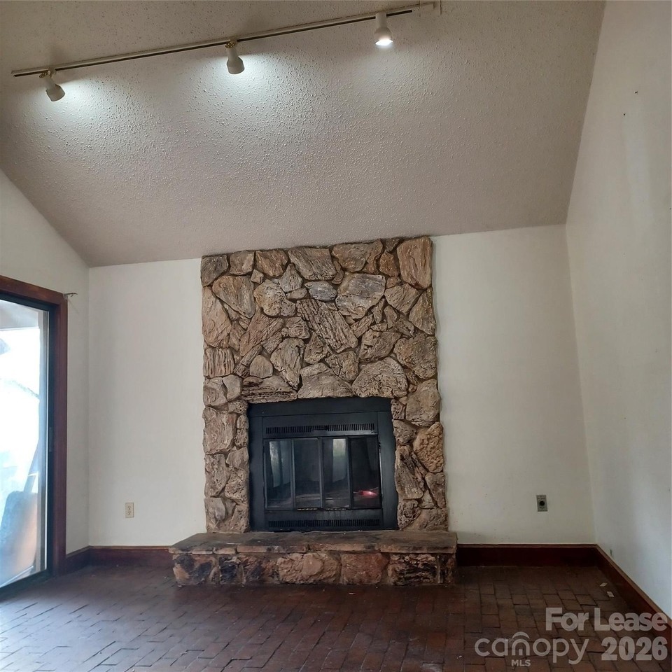 201 King David Ln - Photo 4 of 10