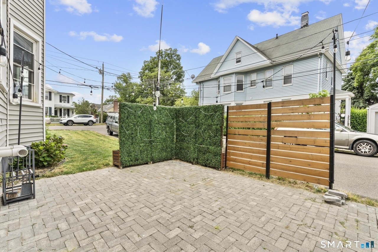 768 Stratford Ave #1 - Photo 2 of 15