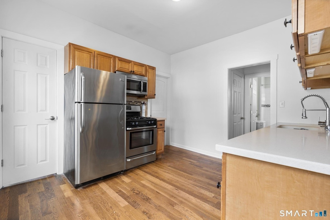 768 Stratford Ave #1 - Photo 4 of 15