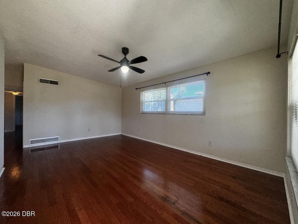 123 Bridgeport Rd - Photo 3 of 25